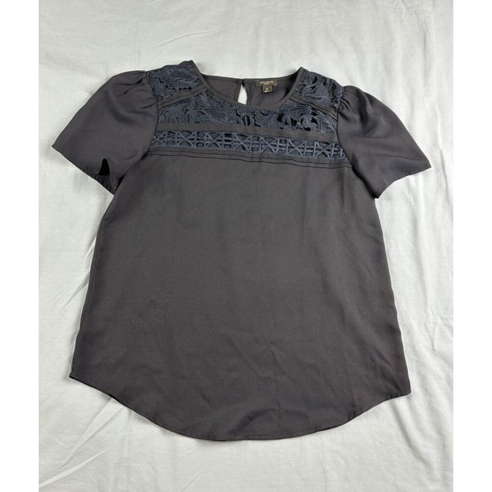 Ann Taylor Petites Women's Lace Applique Blouse Size SP Navy Short Sleeve